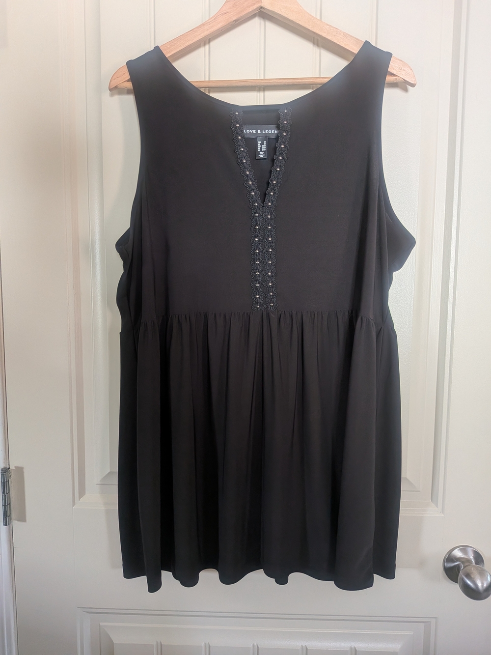 NWOT Love & Legend Black Sleeveless Embellished Peplum Tunic Top